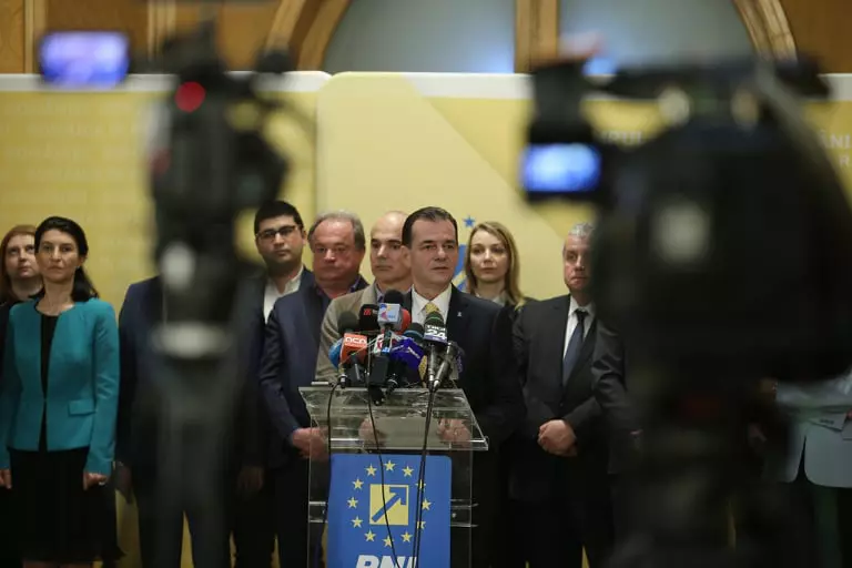 53817015_1880088525429570_345771195477524480_n