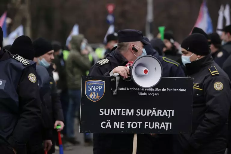 27246884513488876389069623176365450183809845n