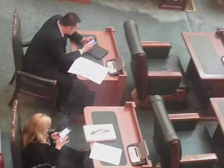 persoanele condamnate penal definitiv să nu poată candida la Președinție