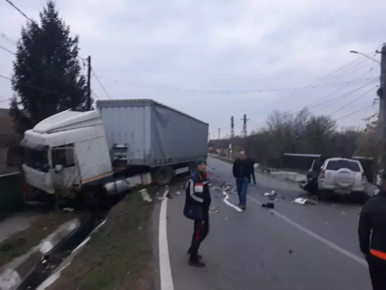 accident-ciorani-tir-3-768x576-1