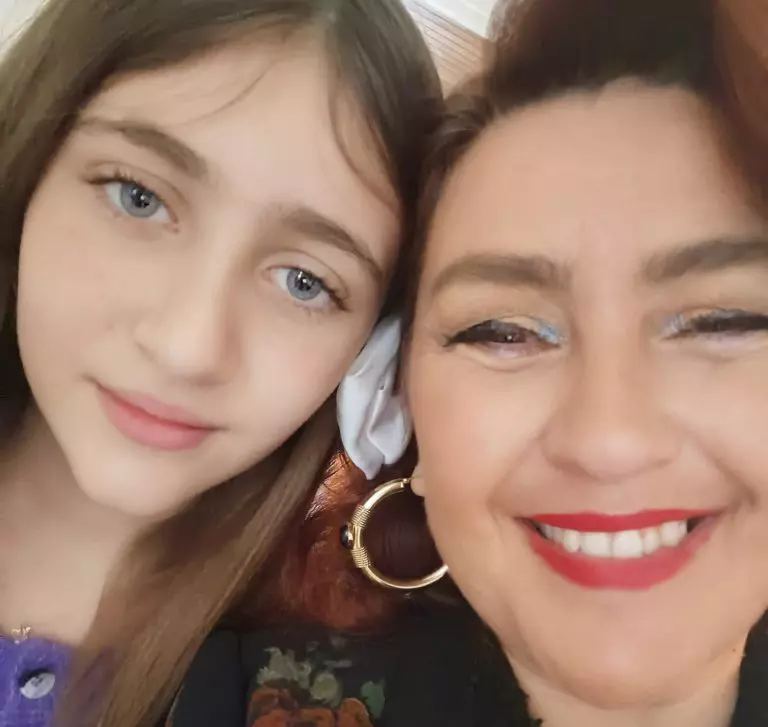 Rona Hartner și fiica ei (3)