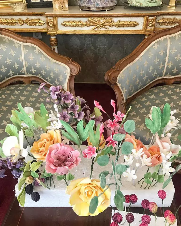 Tort ca la nunta Prințesei Diana pentru Principele Nicolae și Alina Binder