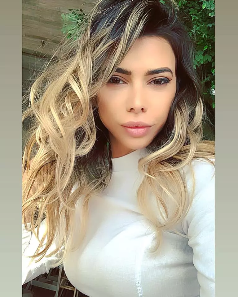 cine-este-cosmina-scaunasu-noua-asistenta-tv-de-la-acces-direct-6