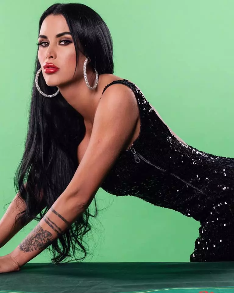 cu-ce-se-ocupa-daniela-crudu-10