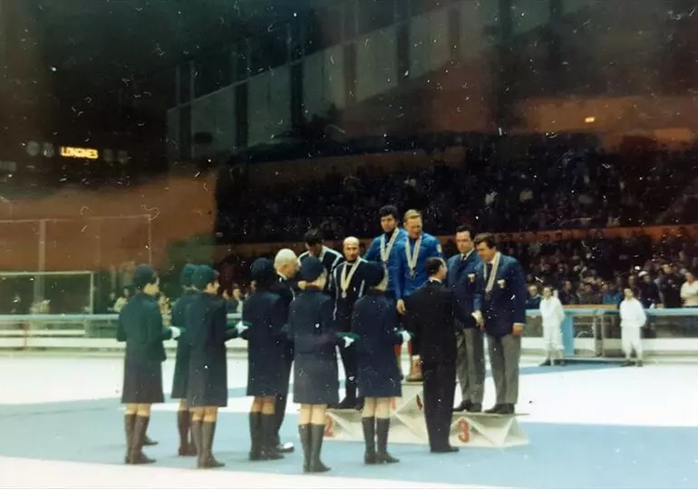 ION PANTURU SI NICOLAE NEAGOE PRIMESC MEDALIE LA GRENOBLE