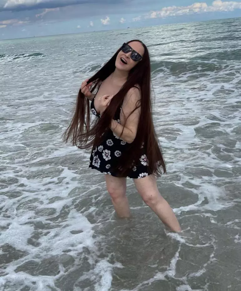 exclusiv-maria-dragomiroiu-ii-da-replica-lui-catalin-botezatu-dupa-ce-i-a-comentat-pozele-in-costum-de-baie-raspunsul-fabulos-al-artistei-dupa-ce-a-fost-comparata-cu-o-pustoaica-1