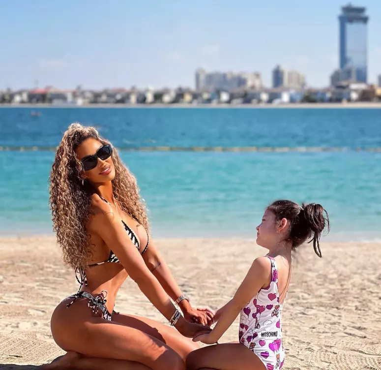 bianca-dragusanu-vacante-3