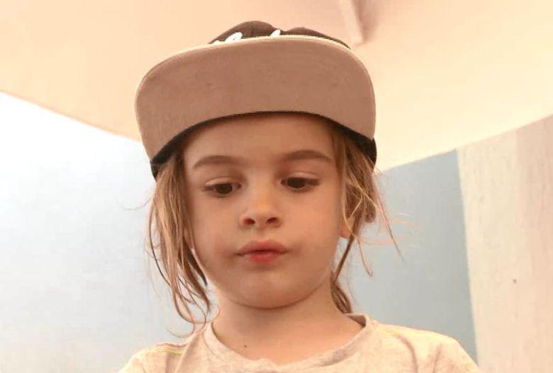Ce băiețel frumos are coregraful Edi Stancu. Îl duce în ...