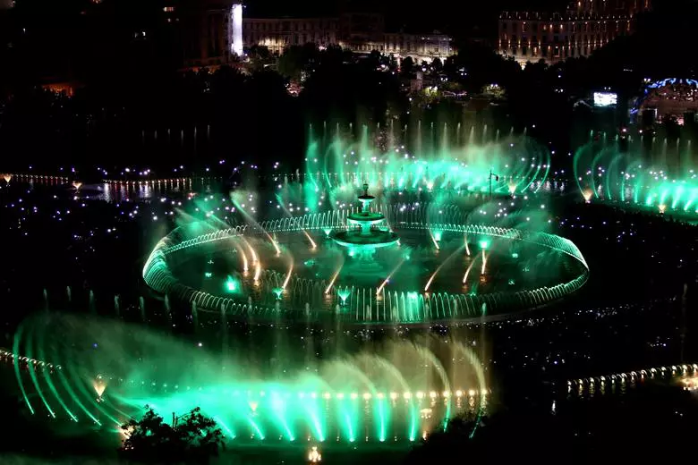 simfonia apei-fantani-piata unirii2