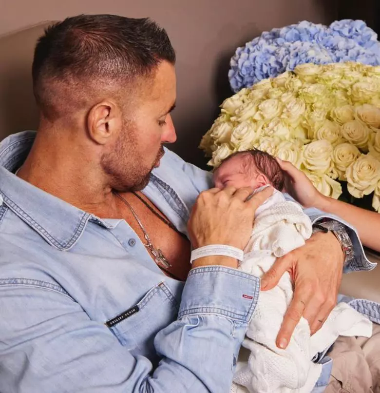 Andreea Sasu a născut (5)