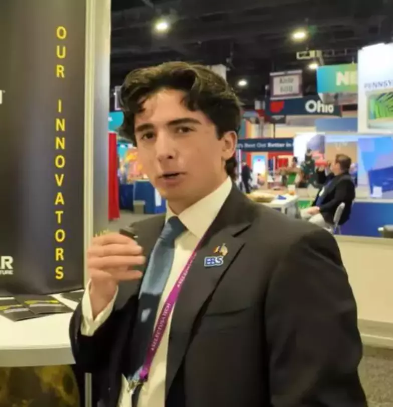 Ayan Schwarzenberg 6