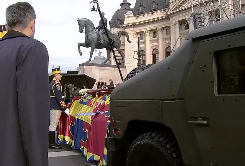 rege mihai afet de tun 4