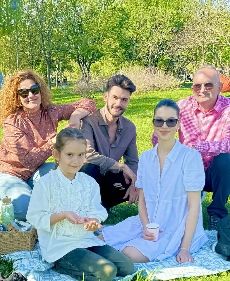 Edward si familia