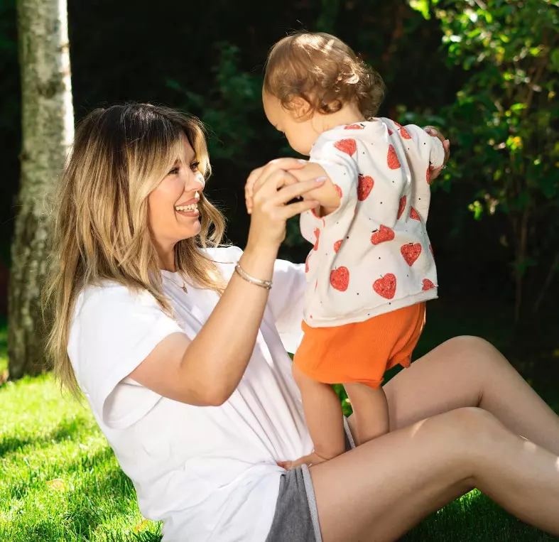 josepghine-fiica-gina-pistol-si-smiley-11