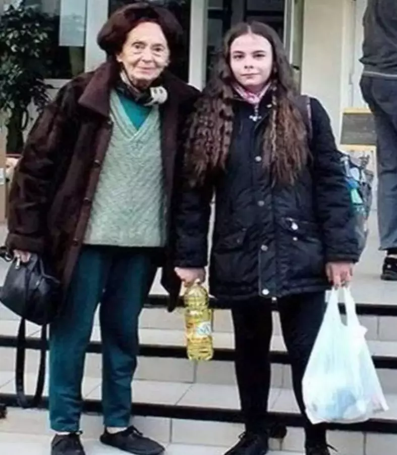 eliza-iliescu-a-doua-facultate-4