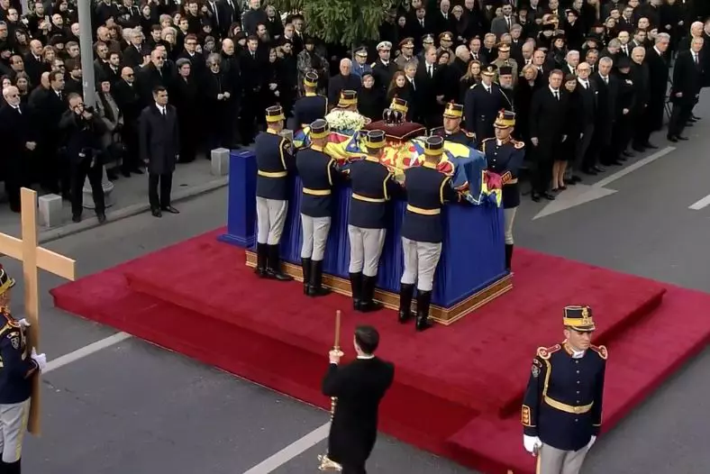 rege mihai palatul regal 7