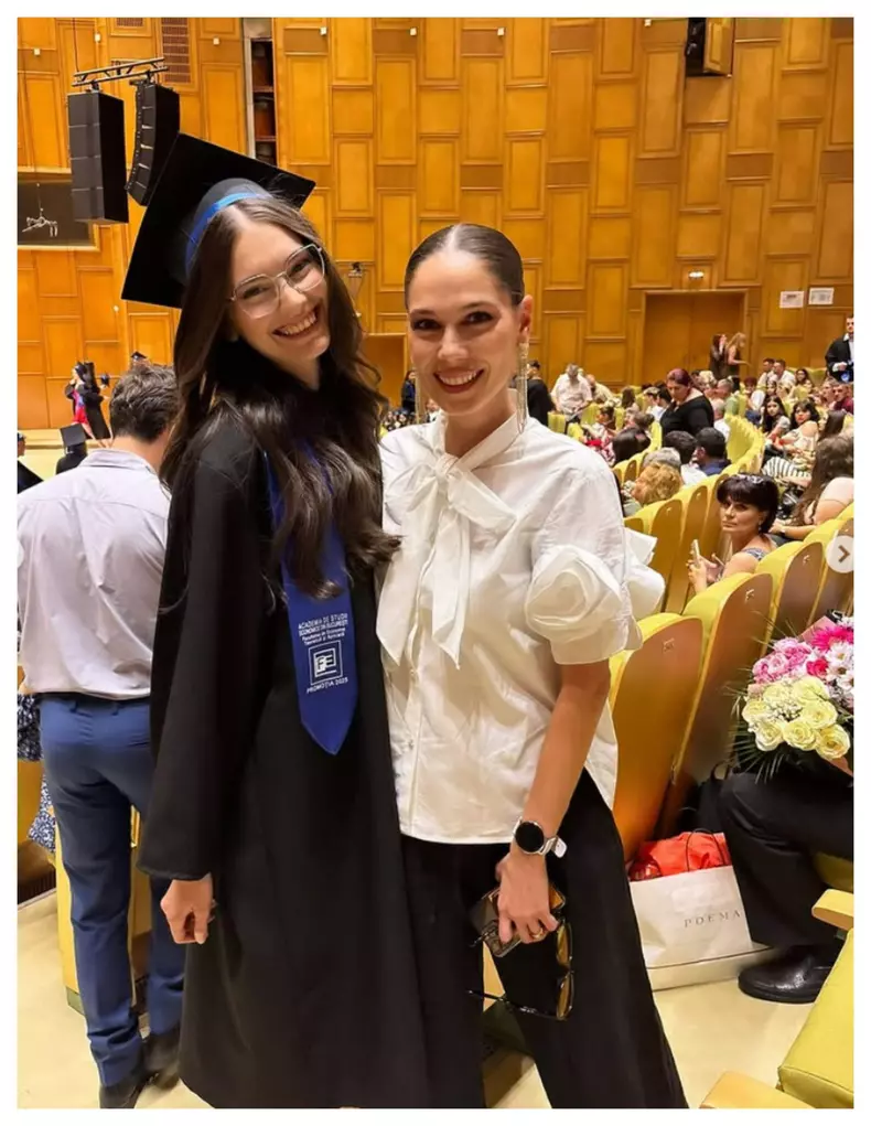 Irina Fodor si sora ei