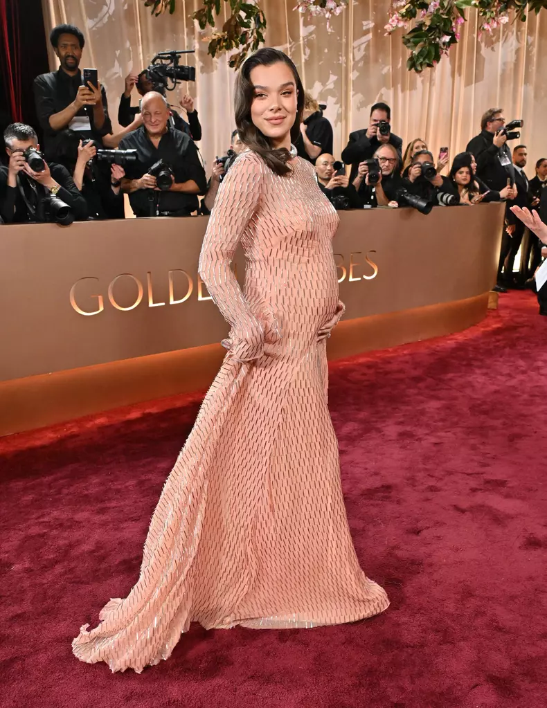 Hailee Steinfeld la Globurile de Aur 2026