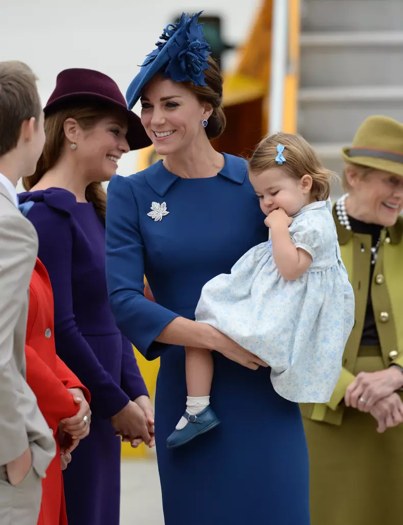 Kate Middleton și prințesa Charlotte - EPA