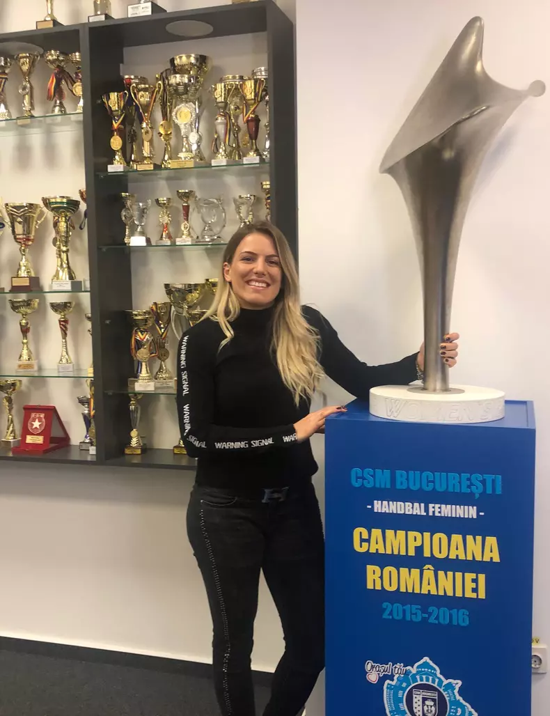 Andrea Klikovac cu trofeul Ligii Campionilor