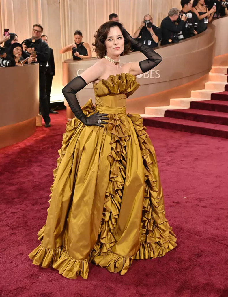 Parker Posey la Globurile de Aur 2026