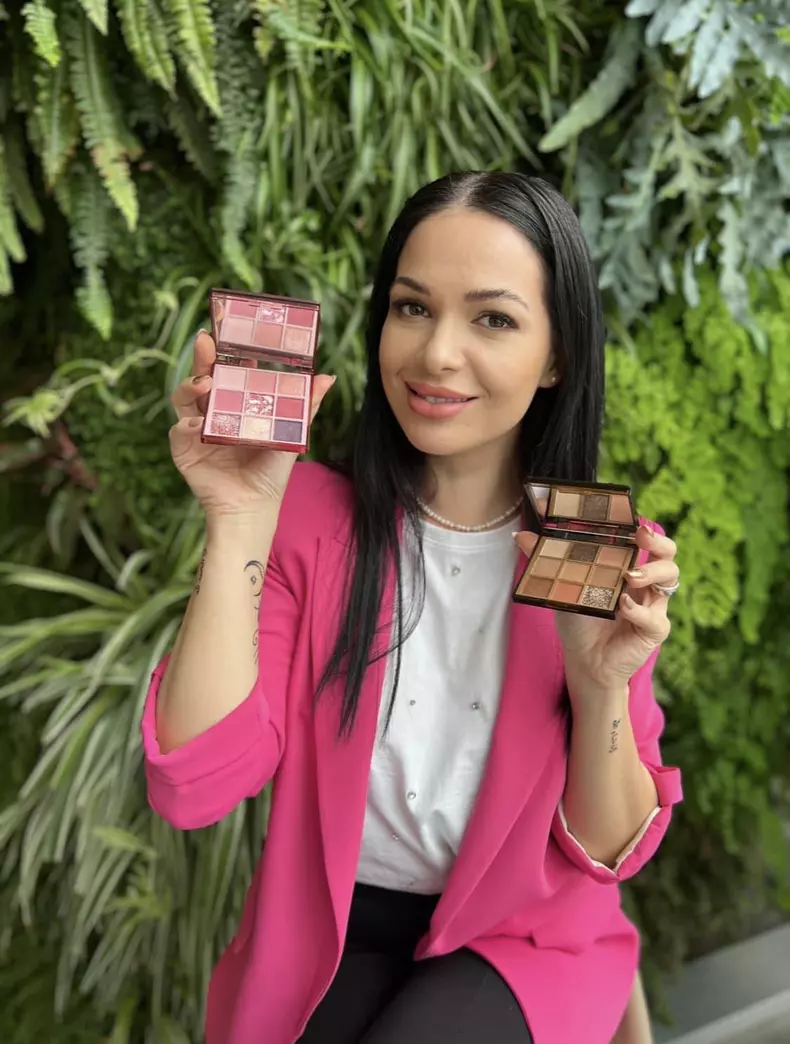 deea-maxer-afacere-machiaza