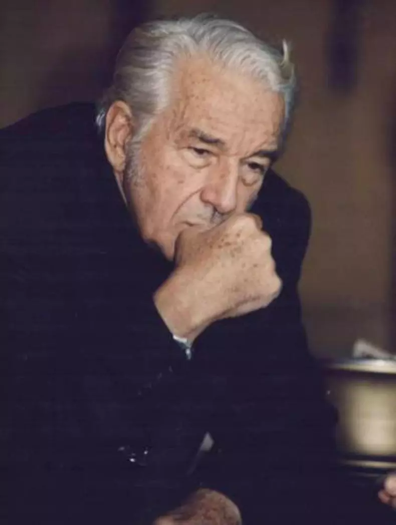 Secretul celui de-al doilea nume al lui Sergiu Nicolaescu. A refuzat să-l folosească după ce a intrat într-un magazin cu articole feminine din Paris