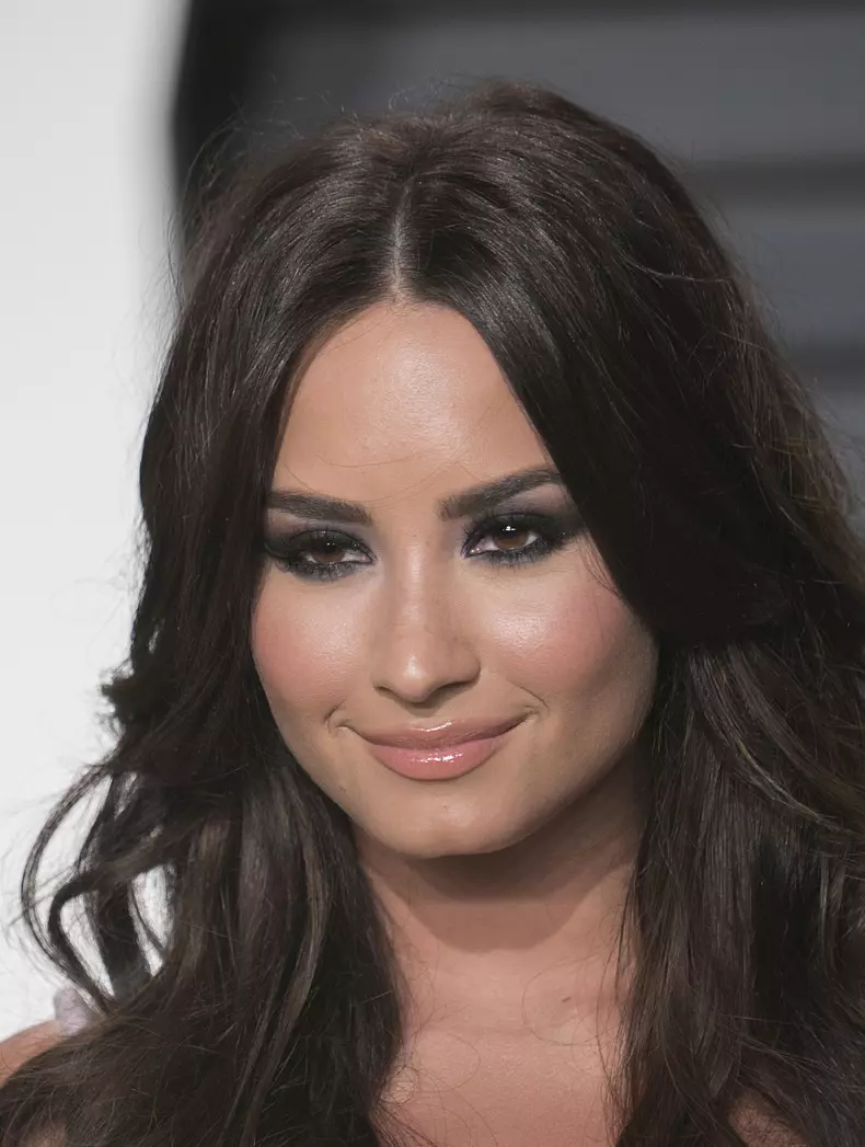 demi lovato e non binara (3)