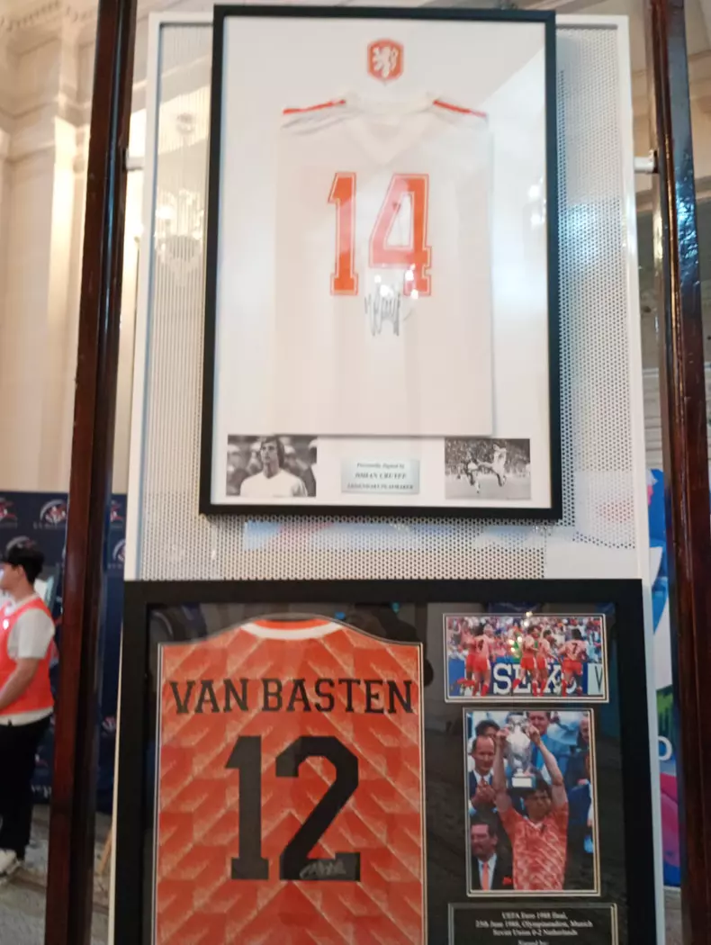 CRUYFF VAN BASTEN