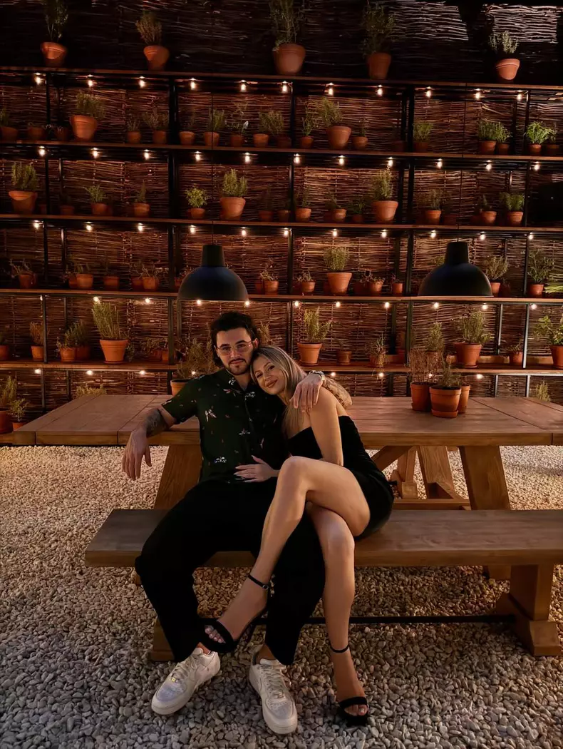 Mario Fresh si sora lui, Raluca