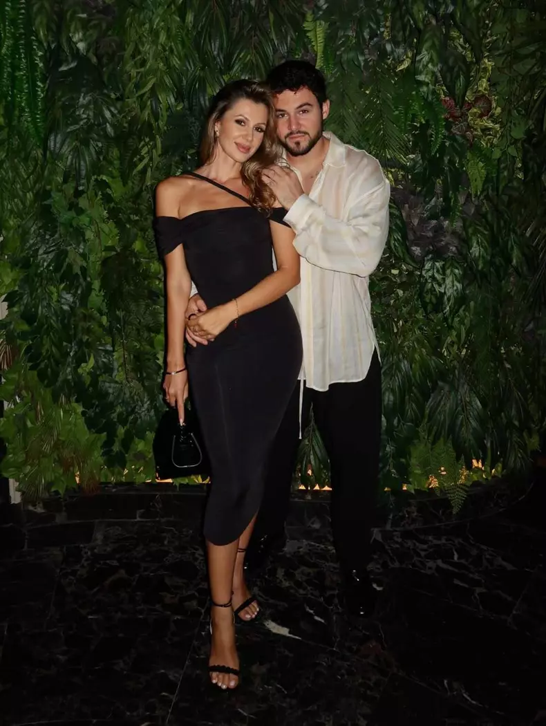 Mario Fresh si sora lui, Raluca