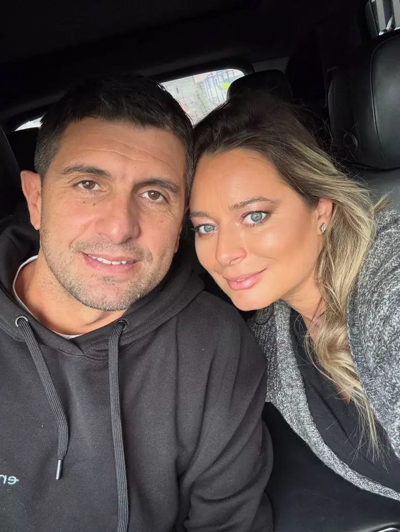 Laura cosoi si sotul