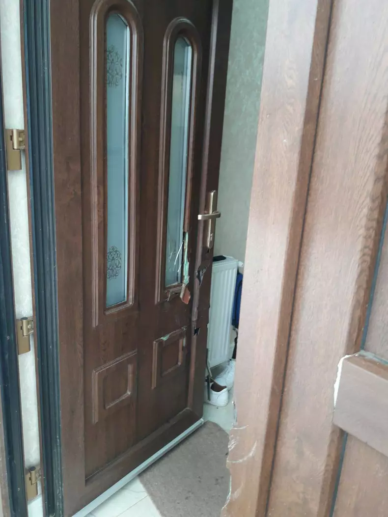 imagini din timpul perchezitiei de la Radauti (5)