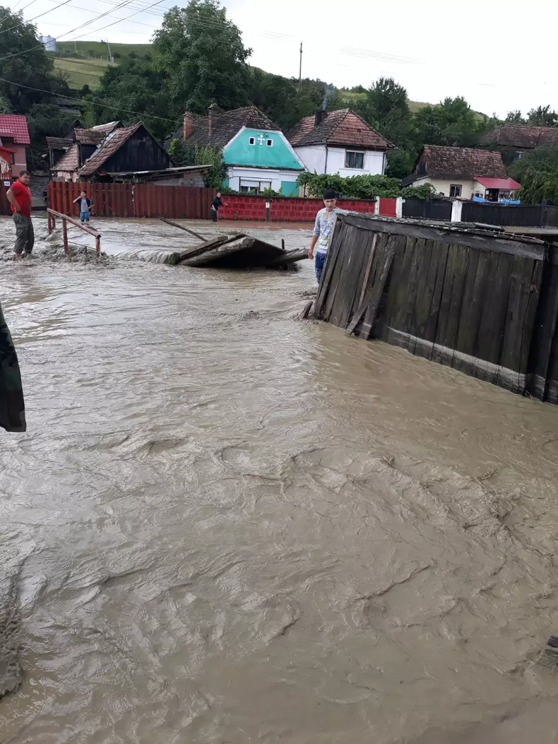 Inundații în Vânători, județul Mures, după ploile torențiale (5)