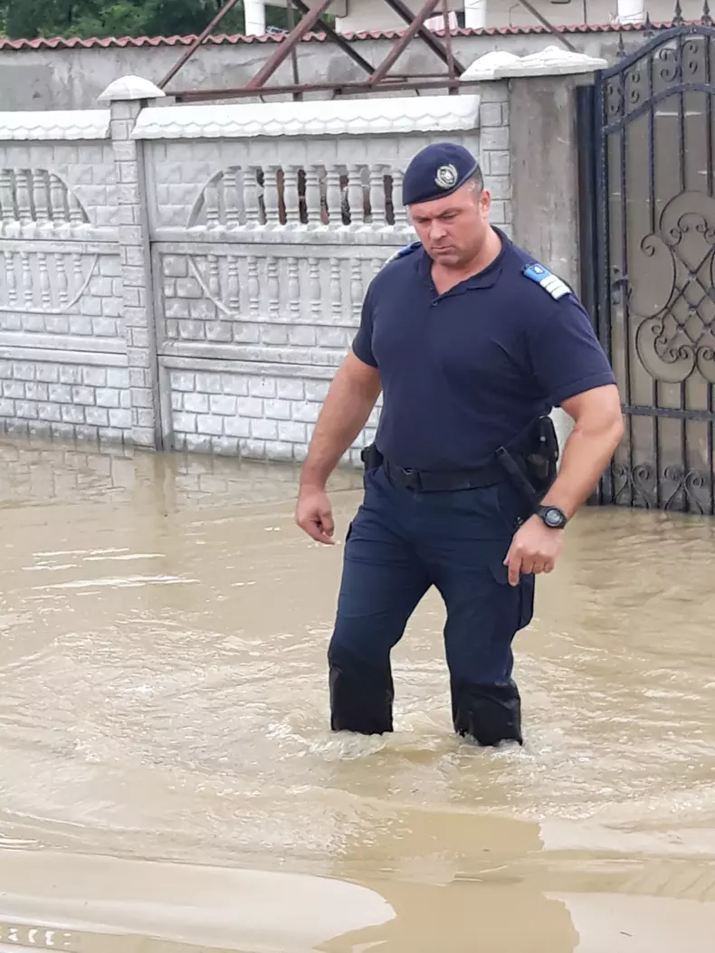 inundatii-babeni-valcea-jandarmerie (1)