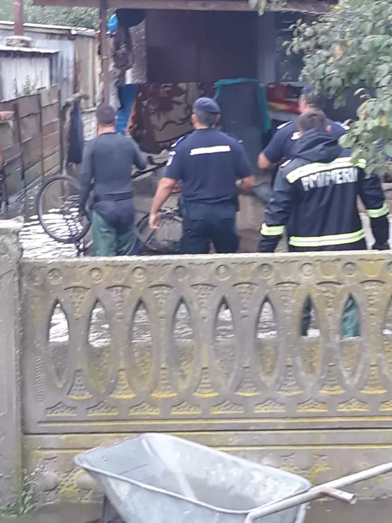 inundatii-babeni-valcea-jandarmerie (11)