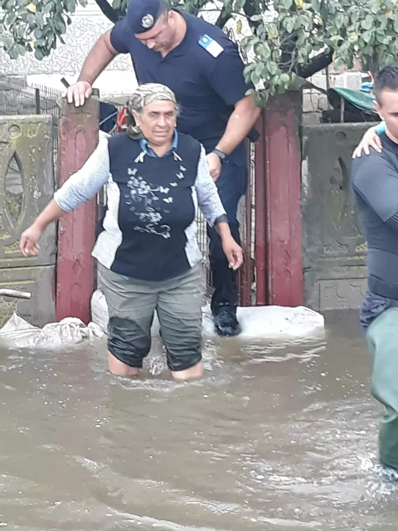 inundatii-babeni-valcea-jandarmerie (14)