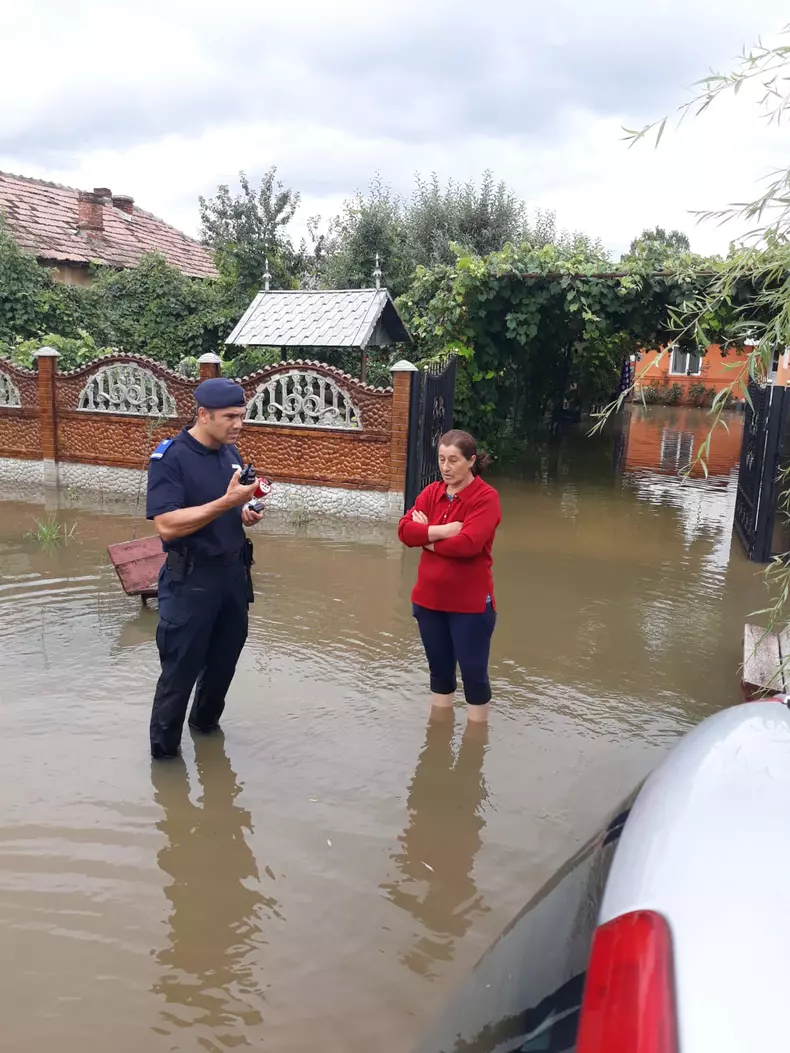 inundatii-babeni-valcea-jandarmerie (3)