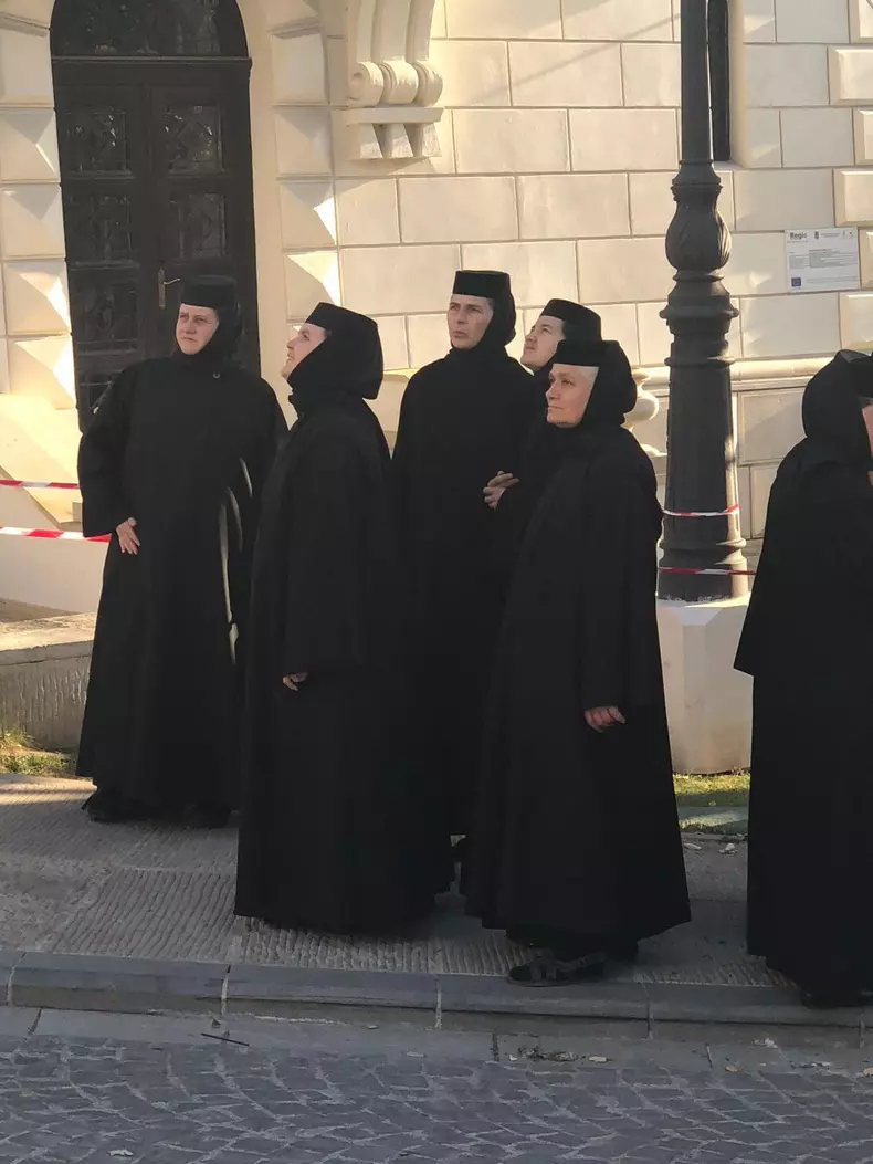 43748295_1923958727897953_3123530500912709632_n