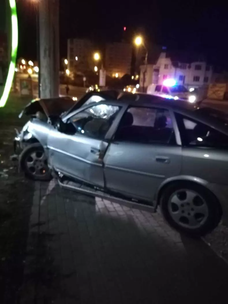 Două tinere, rănite grav de un șofer beat într-un accident în Sibiu (2)
