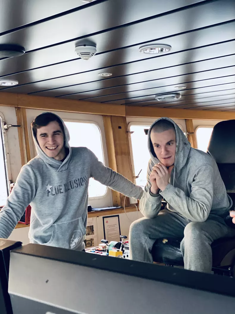 1C9D7305-35ED-4401-9BE5-04DCAD889951