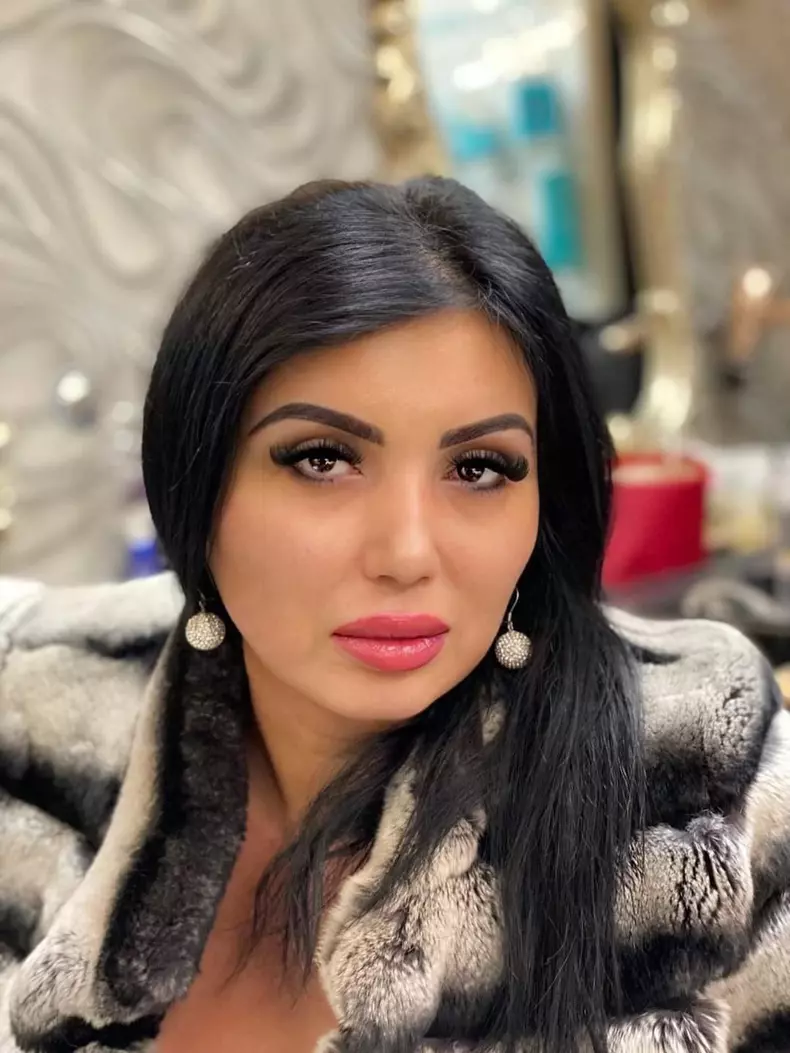 adriana-bahmuteanu-scandal-masca-1