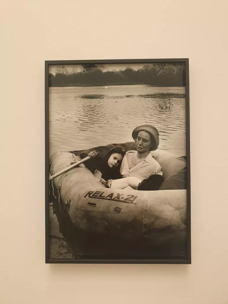 3fotografii-din-seria-mama-a-artistei-poloneze-aneta-grzeszykowska