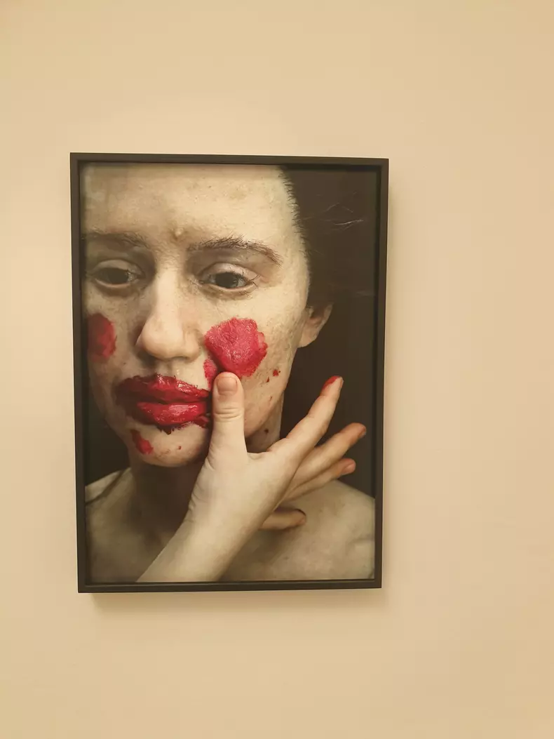 4fotografii-din-seria-mama-a-artistei-poloneze-aneta-grzeszykowska