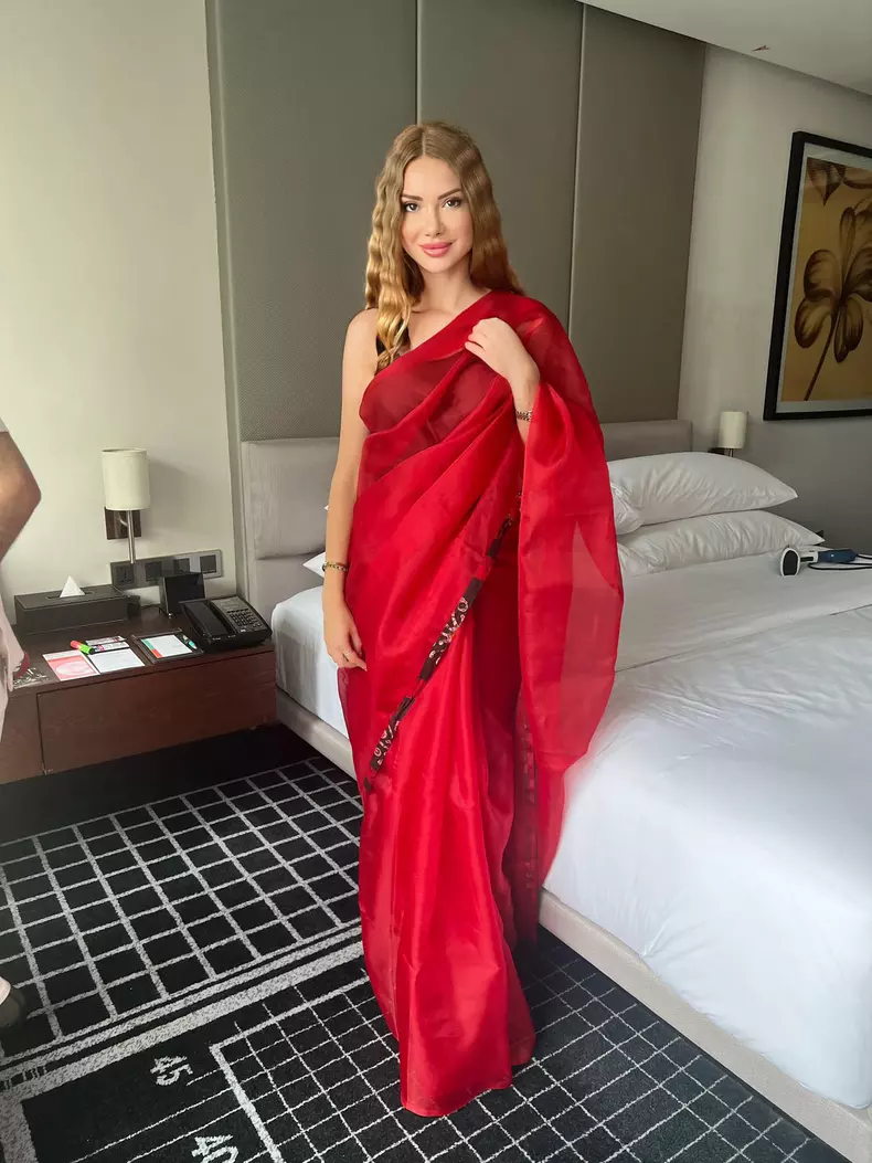 otilia-bilionera-concert-bangladesh-8