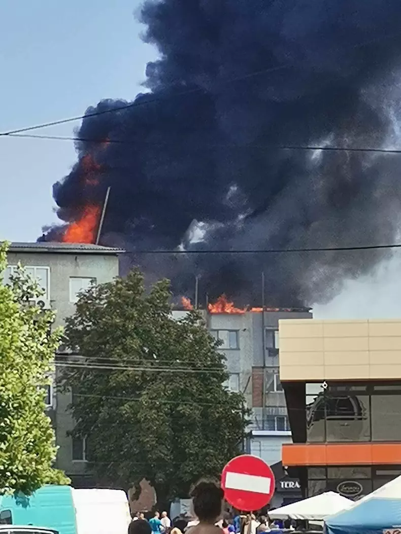 incendiu-husi-1