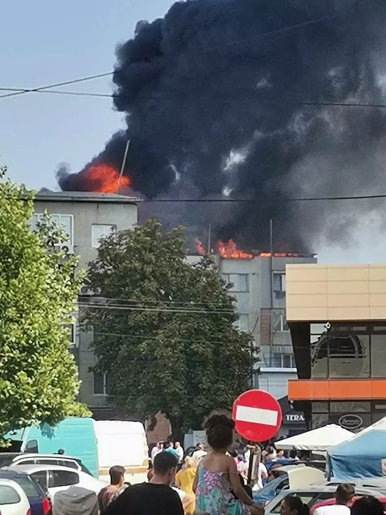 incendiu-husi-3