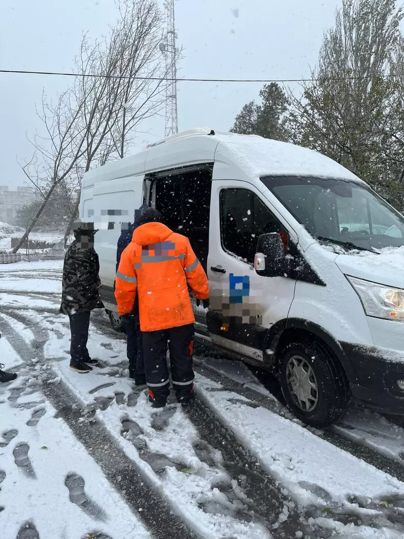 barbat-fara-adapost-caine-constanta-1