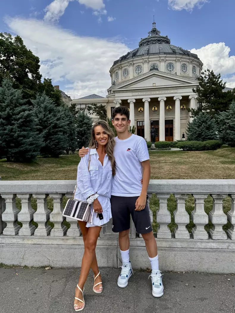 Diana Munteanu și fiul ei (8)
