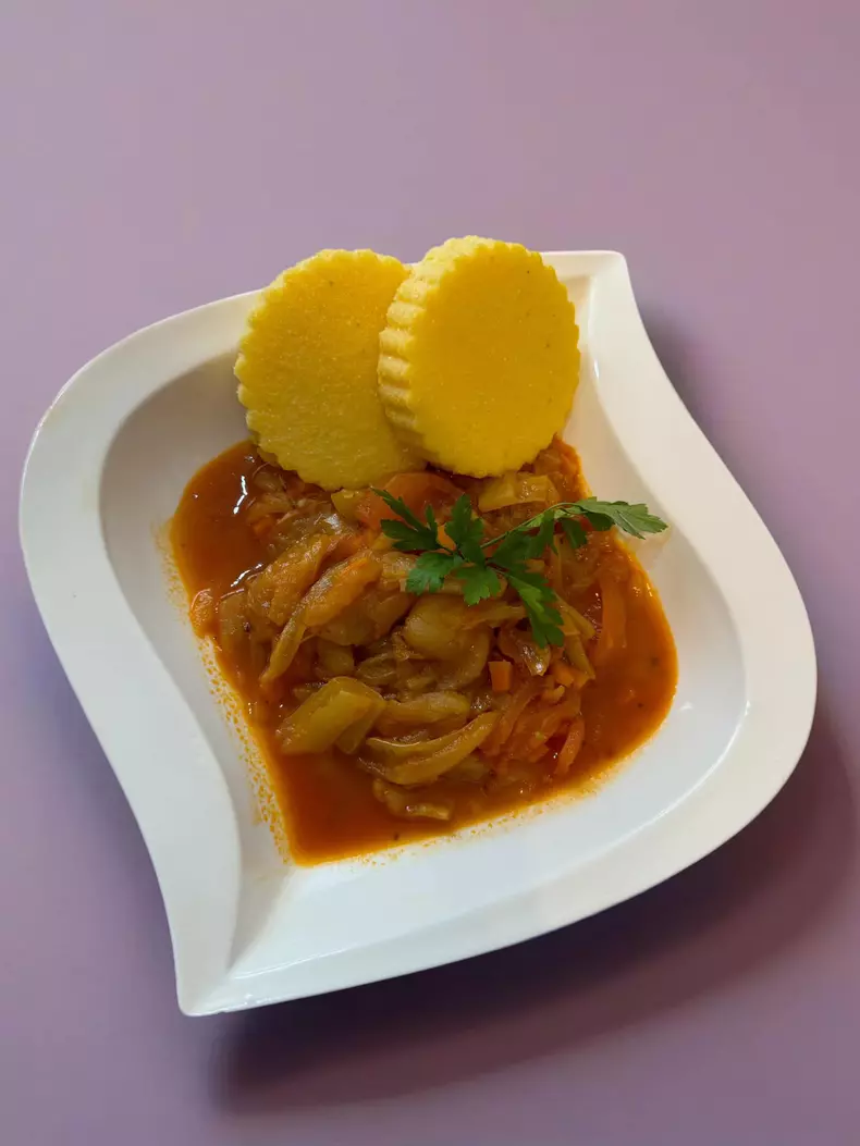 Mâncare tradițională restaurant Carpatina Foto Facebook Carpatina Restaurant